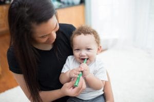 Hoe vaak moet ik de tandenborstel van mijn baby vervangen?